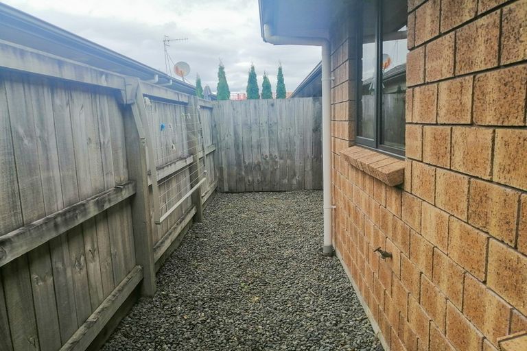Photo of property in 102u1 Old Farm Road, Hamilton East, Hamilton, 3216