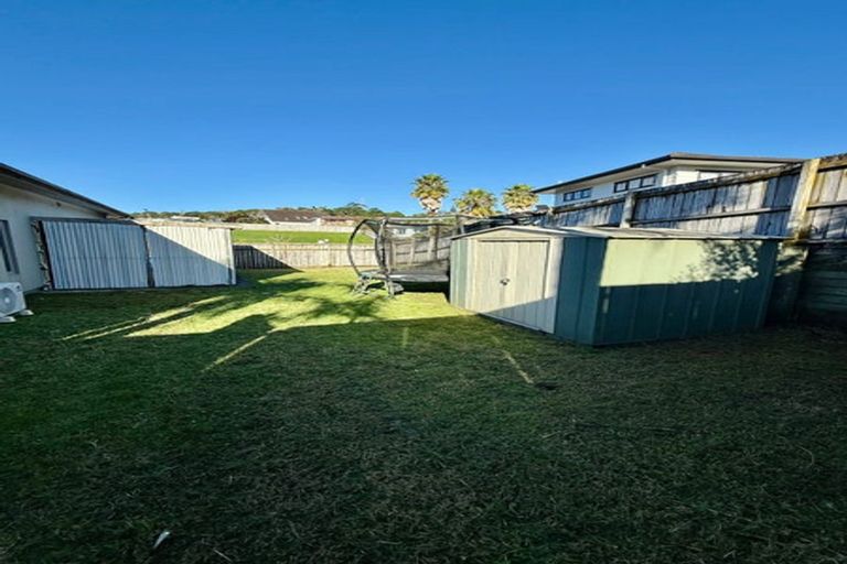 Photo of property in 52 Aspiring Avenue, Clover Park, Auckland, 2019