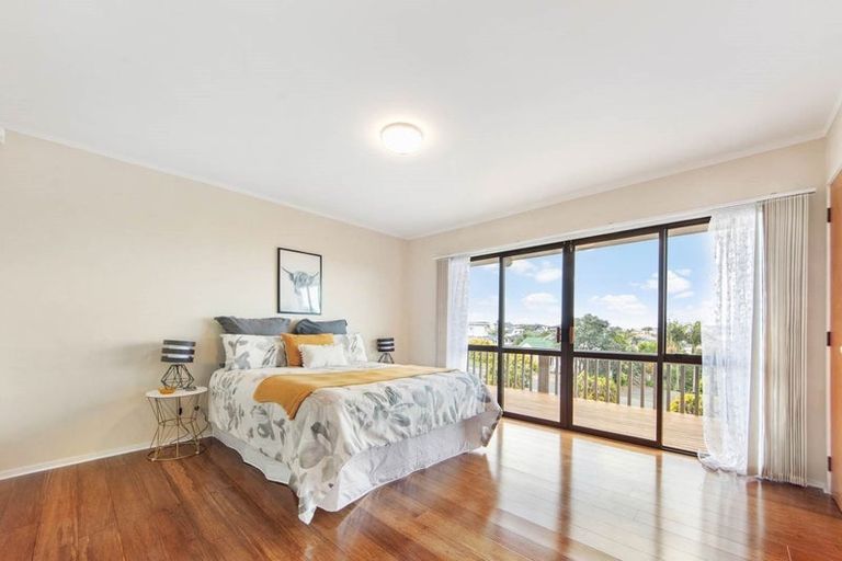 Photo of property in 153 Wiseley Road, West Harbour, Auckland, 0618