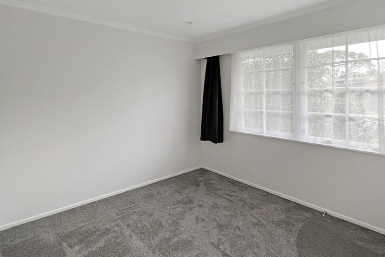 Photo of property in 1 Rakino Place, Awapuni, Palmerston North, 4412