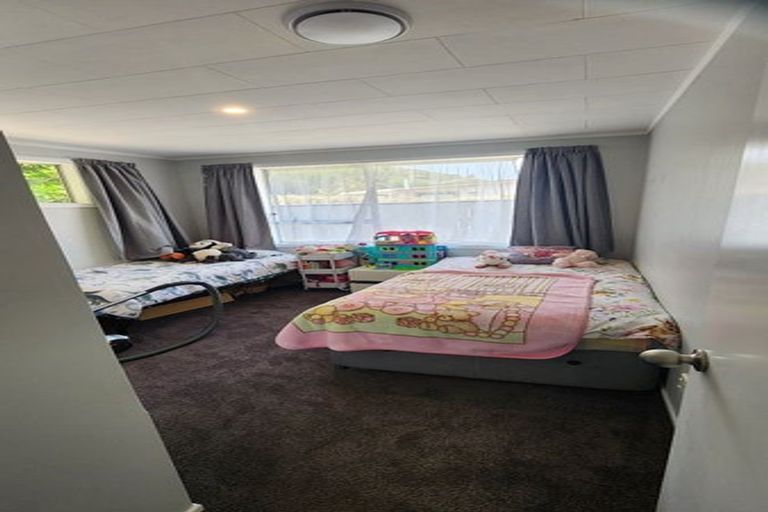 Photo of property in 80c Airlie Road, Plimmerton, Porirua, 5026