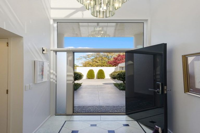 Photo of property in 39 Thornycroft Street, Fendalton, Christchurch, 8052