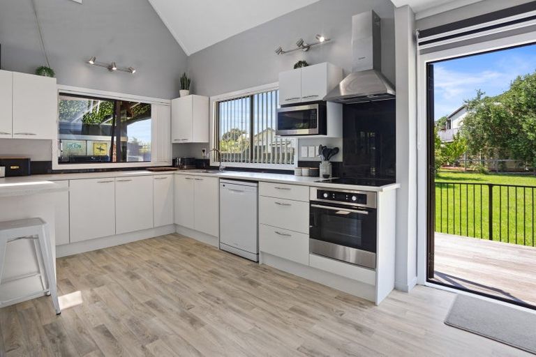 Photo of property in 1 Mount Avenue, Pauanui, Hikuai, 3579