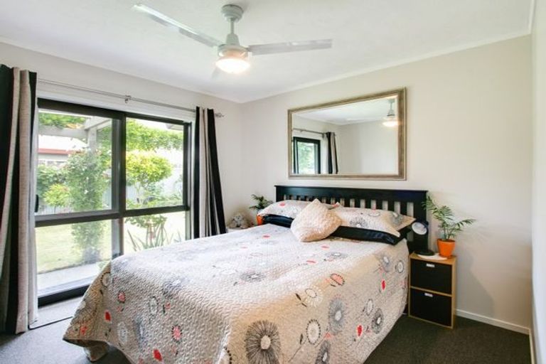 Photo of property in 2/5 Wiltshire Place, Tamatea, Napier, 4112