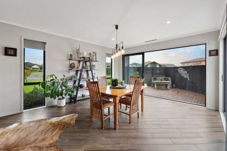 Photo of property in 53 Pohutukawa Parade, Riverhead, 0820