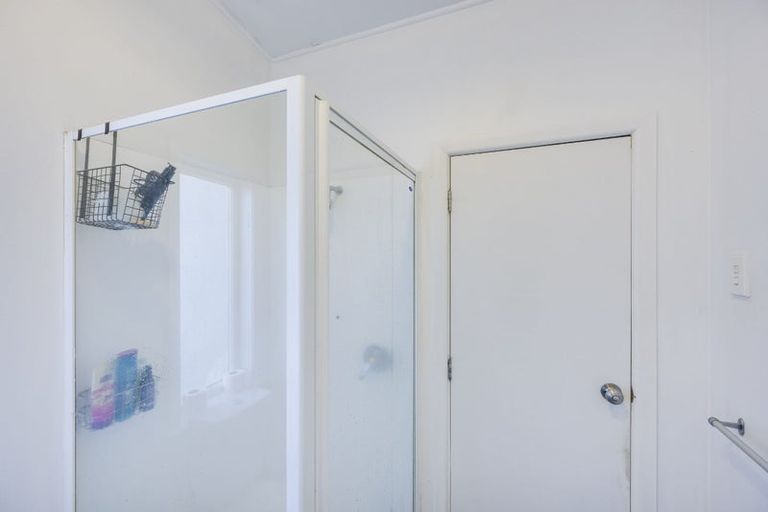 Photo of property in 2 Avondale Road, Taradale, Napier, 4112