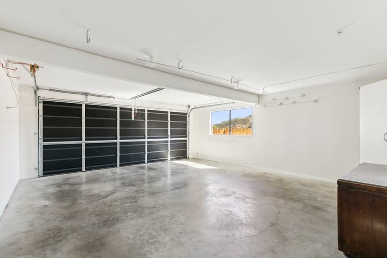 Photo of property in 15b Dargle Way, Island Bay, Wellington, 6023