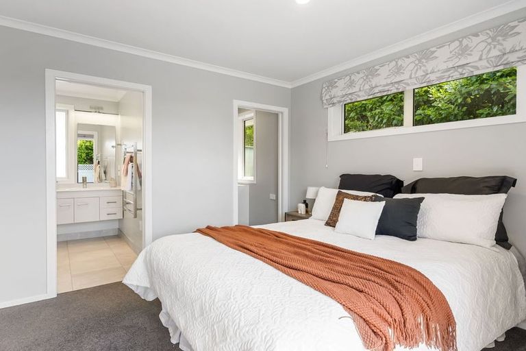 Photo of property in 13 Dida Park Drive, Kumeu, 0810