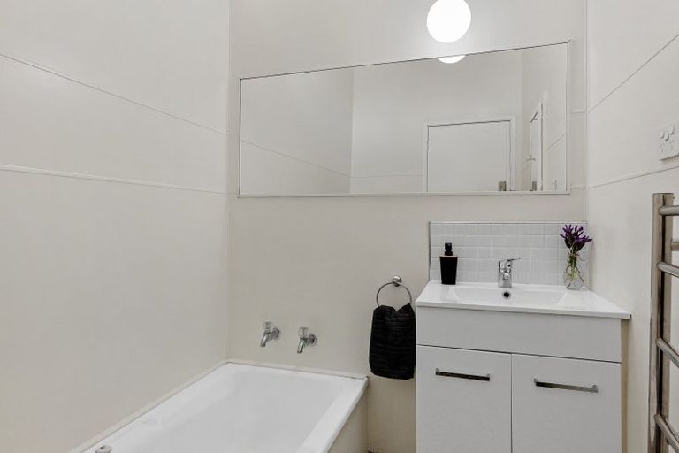 Photo of property in 6 Clinton Street, Darfield, 7510