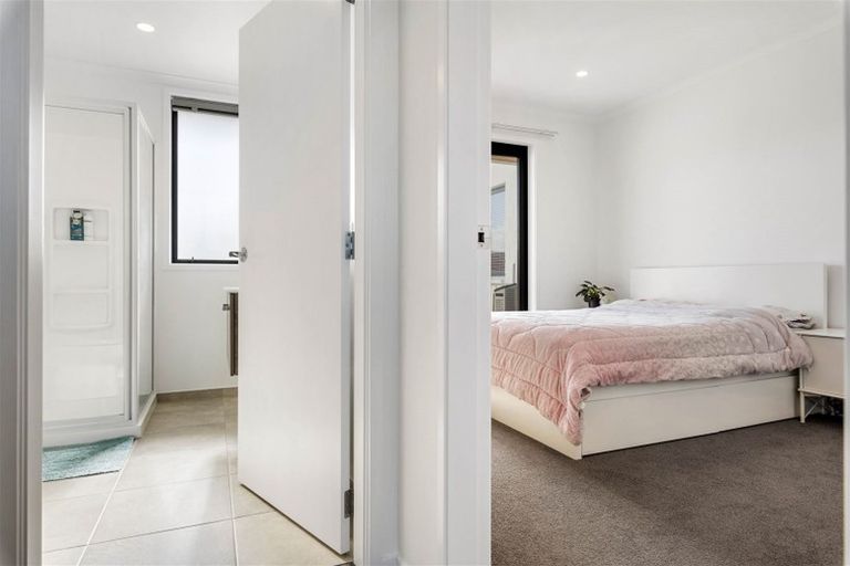 Photo of property in 260 Hobsonville Point Road, Hobsonville, Auckland, 0616