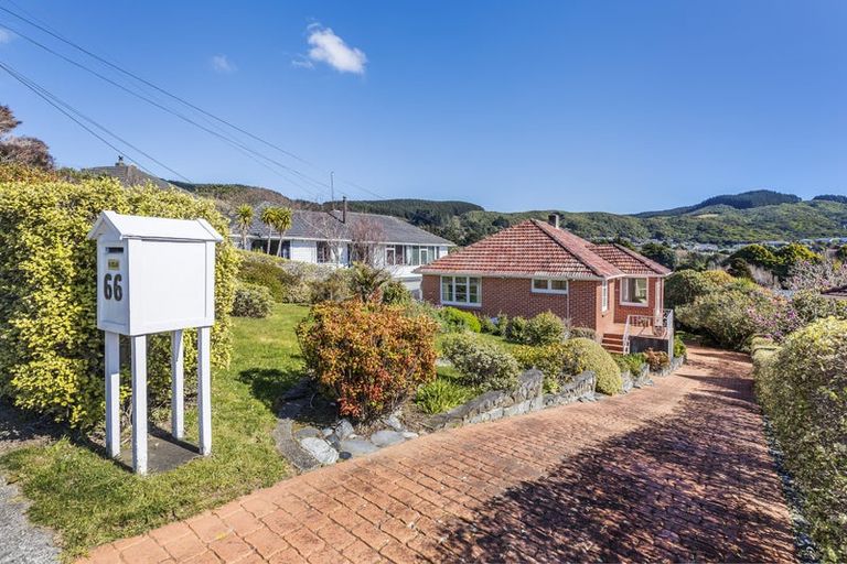 Photo of property in 66 Taylor Terrace, Tawa, Wellington, 5028