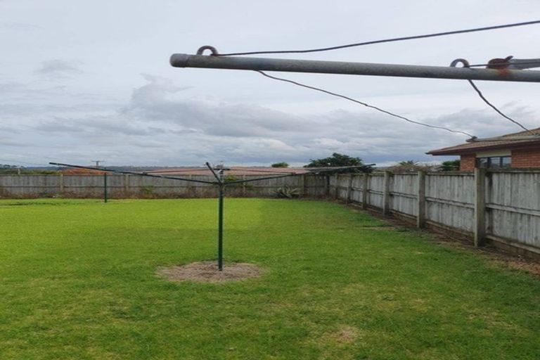 Photo of property in 51 Sturges Road, Henderson, Auckland, 0612