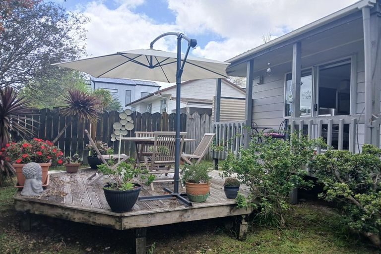 Photo of property in 3 Buisson Glade, West Harbour, Auckland, 0618