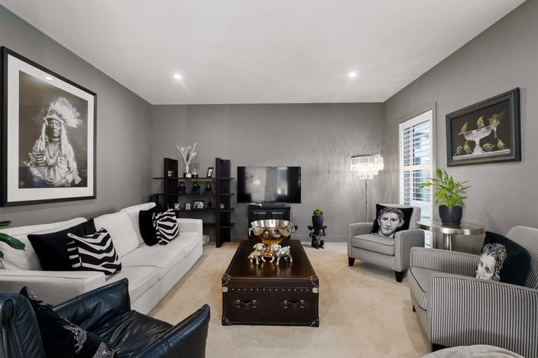 Photo of property in 33 Little Alpha Loop, Wanaka, 9305