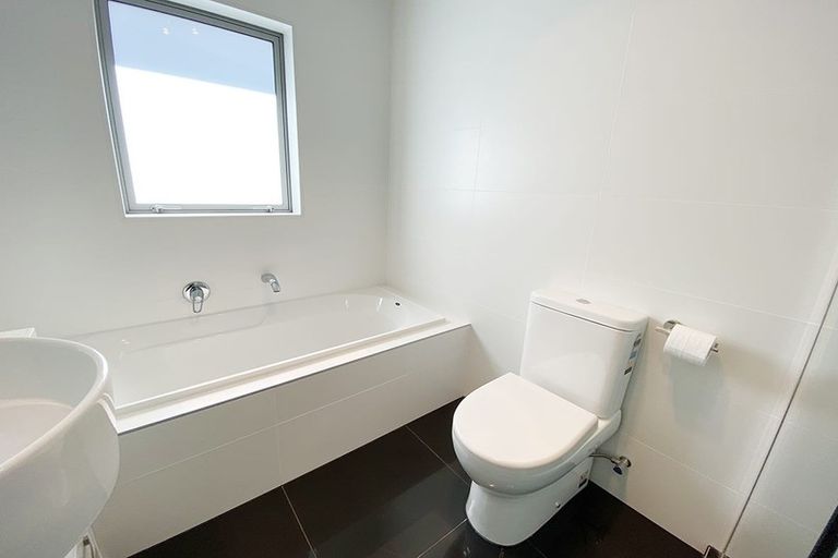 Photo of property in 68 Castlederg Drive, Flat Bush, Auckland, 2019