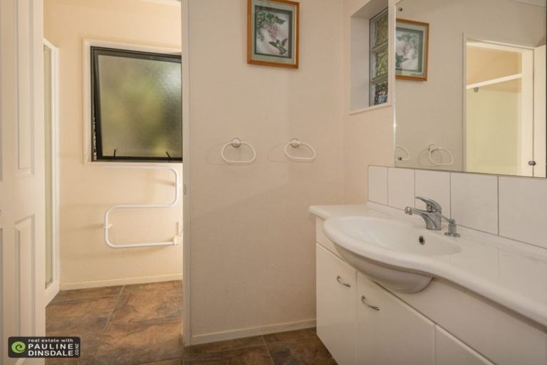 Photo of property in 12 Oakwood Rise, Ngararatunua, Whangarei, 0176