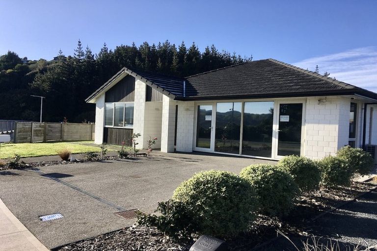 Photo of property in 1 Tradewinds Drive, Whitby, Porirua, 5024