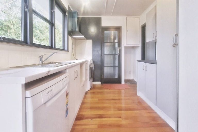 Photo of property in 75 Forest Hill Road, Henderson, Auckland, 0612