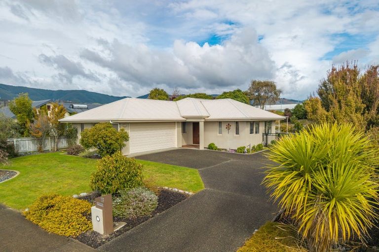 Photo of property in 19 Kendall View, Stoke, Nelson, 7011