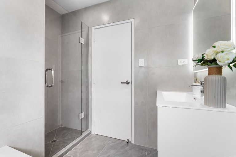 Photo of property in 292 Beach Road, Campbells Bay, Auckland, 0630