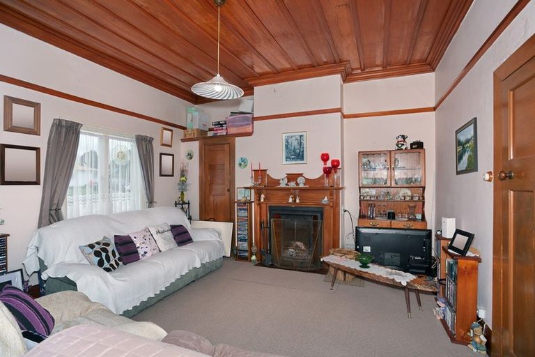 Photo of property in 16 Rira Street, Marton, 4710