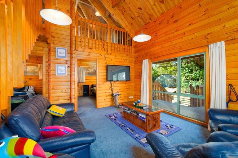 Photo of property in 6 Valley Road, Goose Bay, Kaikoura, 7374