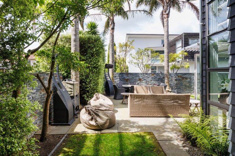 Photo of property in 297 Fitzherbert Avenue, West End, Palmerston North, 4410