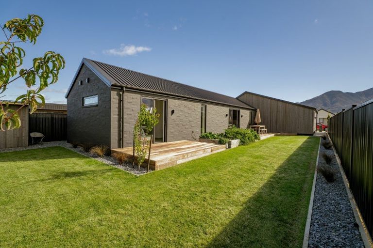 Photo of property in 17 Dunn Street, Lake Hawea, 9382