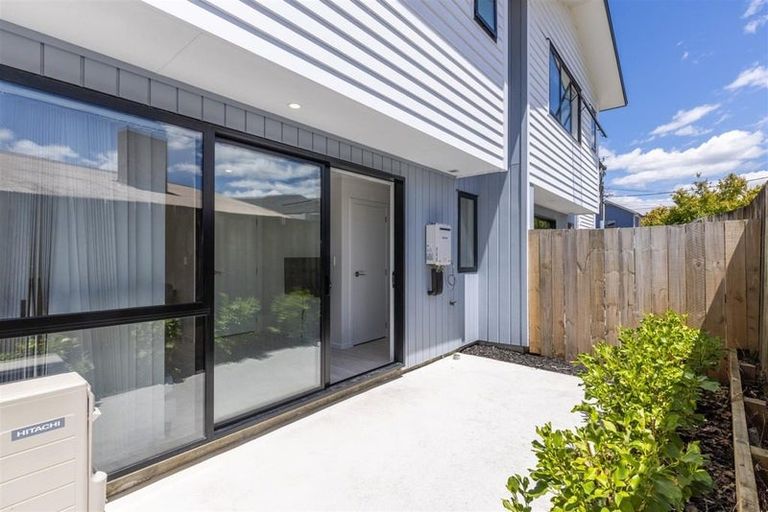 Photo of property in 2/18 May Street, Hamilton East, Hamilton, 3216