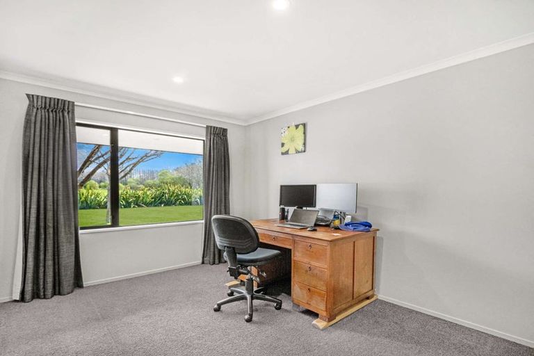 Photo of property in 21 Collins Drive, Waikuku Beach, 7402
