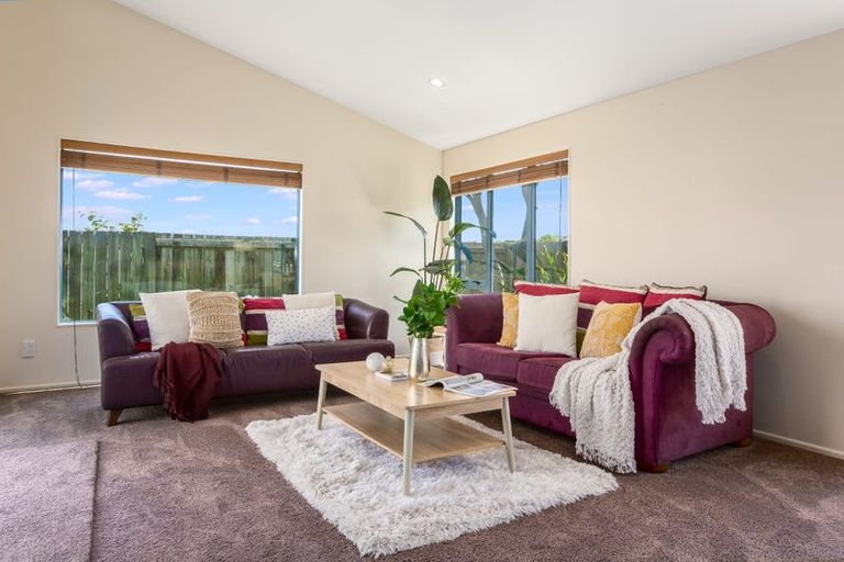 Photo of property in 60 Navigation Drive, Whitby, Porirua, 5024
