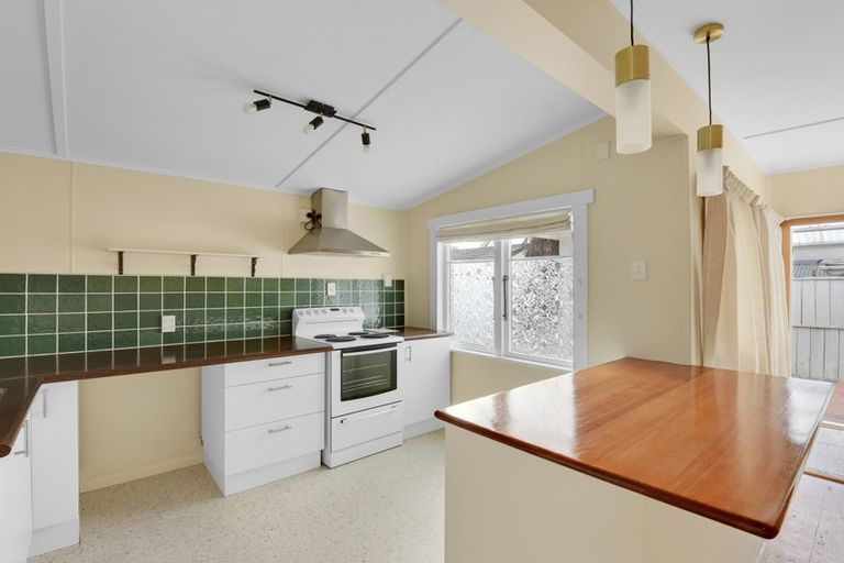 Photo of property in 30 Waimea Road, Nelson South, Nelson, 7010