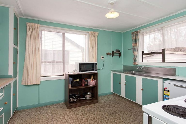 Photo of property in 19 Avro Crescent, Hornby, Christchurch, 8042