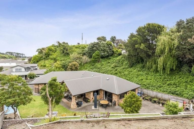 Photo of property in 37 Ashleigh Way, Waikanae Beach, Waikanae, 5036