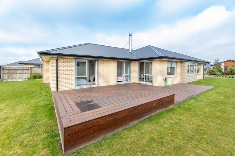 Photo of property in 8 Park Lane, Rolleston, 7614