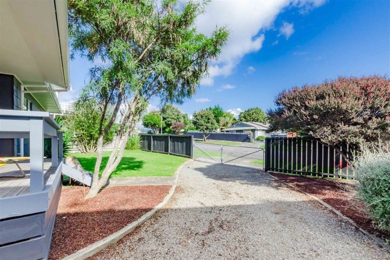 Photo of property in 3a Campion Road, Waikanae Beach, Waikanae, 5036
