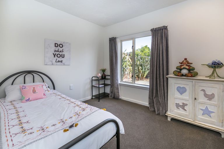 Photo of property in 250 Opawa Road, Hillsborough, Christchurch, 8022