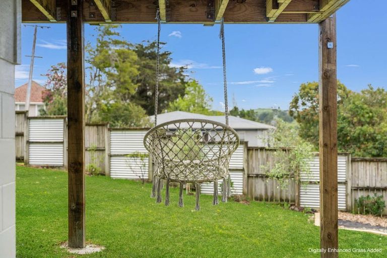 Photo of property in 14 View Street, Maungaturoto, 0520