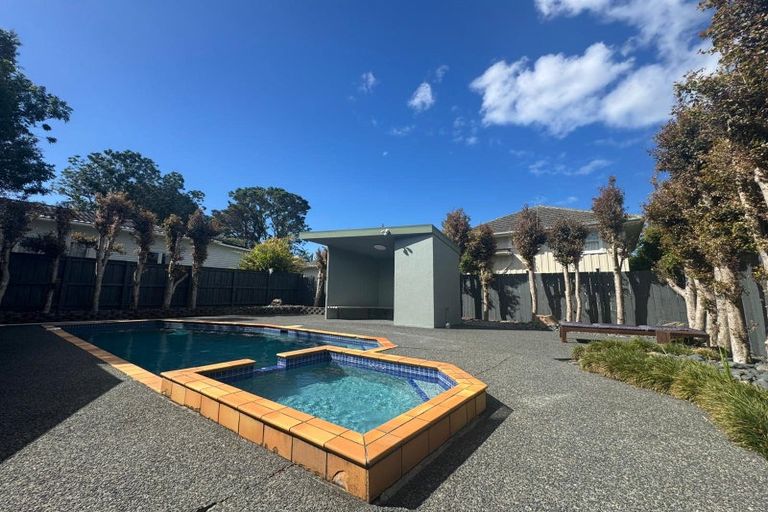 Photo of property in 8/19 Ocean View Road, Hillcrest, Auckland, 0627