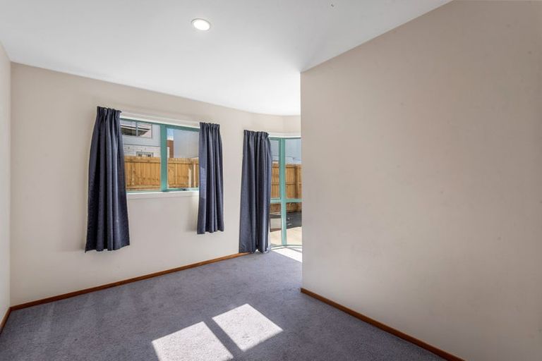 Photo of property in 2/52 Marine Parade, North New Brighton, Christchurch, 8083