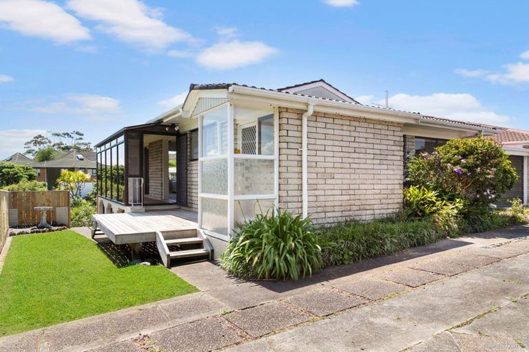 Photo of property in 2/10 Kentigern Close, Pakuranga, Auckland, 2010