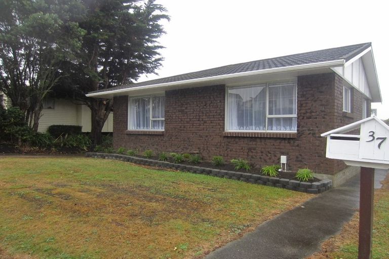 Photo of property in 37 Cambrian Street, Churton Park, Wellington, 6037