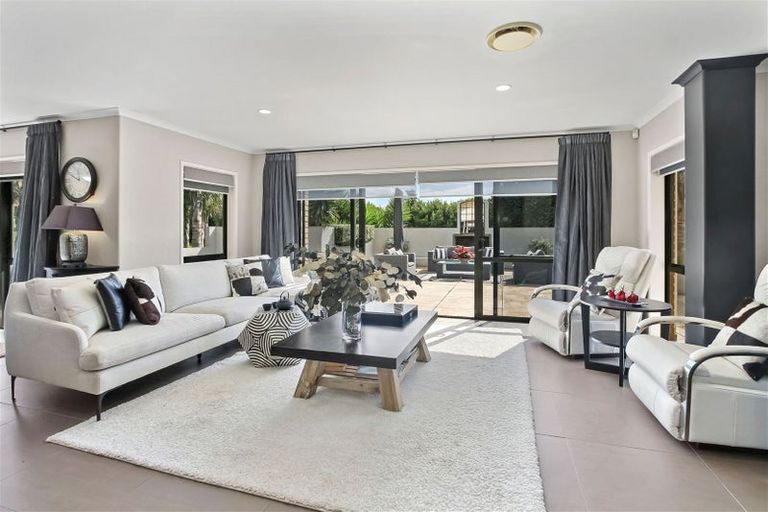 Photo of property in 8 Millbrook Drive, Waiuku, 2683