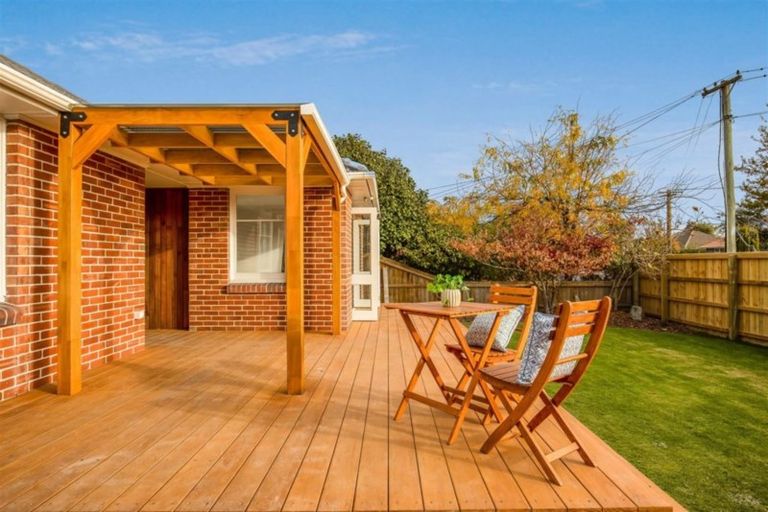 Photo of property in 1/28 Tintern Avenue, Avonhead, Christchurch, 8042