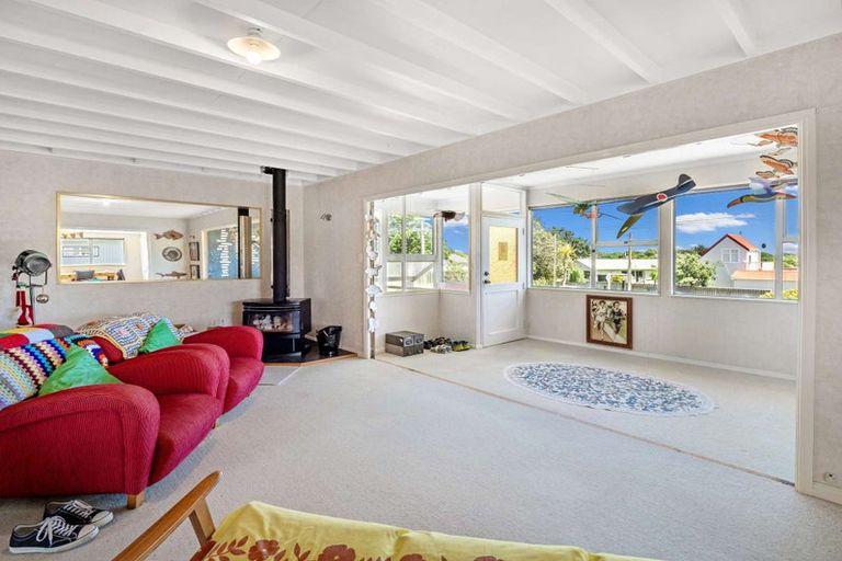 Photo of property in 14 Manga-pirau Street, Waikawa Beach, Manakau, 5573