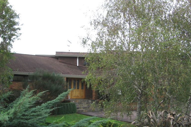 Photo of property in 6 Khaleel Place, Henderson, Auckland, 0612