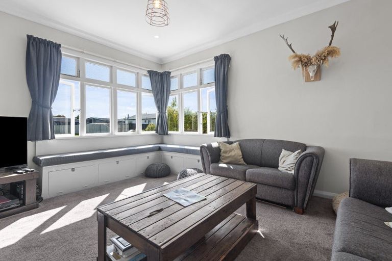 Photo of property in 8 Walton Street, Bulls, 4818