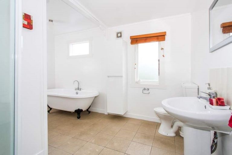 Photo of property in 57 James Laurie Street, Henderson, Auckland, 0612