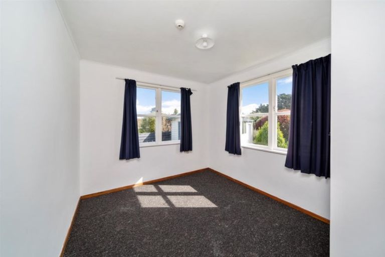 Photo of property in 5 Charles Major Place, Hawera, 4610