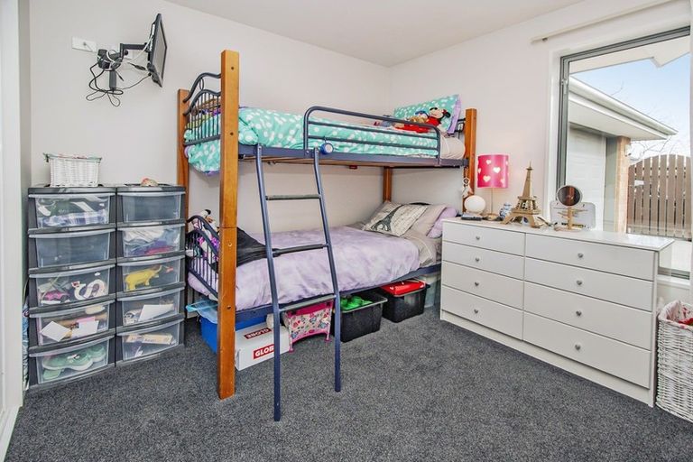 Photo of property in 5 Durrell Way, Rolleston, 7614